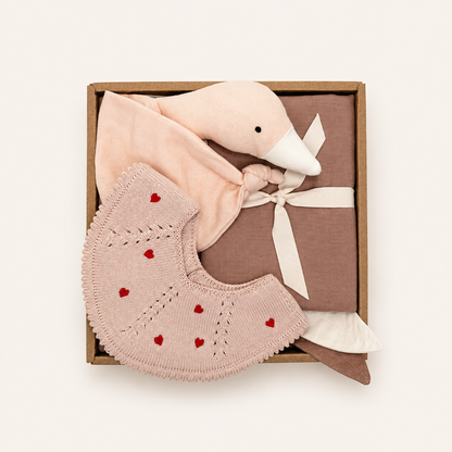 Baby Gift Box with cuddle cloth, muslin cloth and knitted Hearts baby bib in soft Scandinavian colours by Saga Copenhagen.