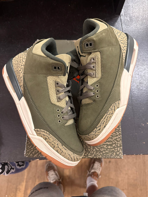 Pre owned Jordan 3 Family Affair